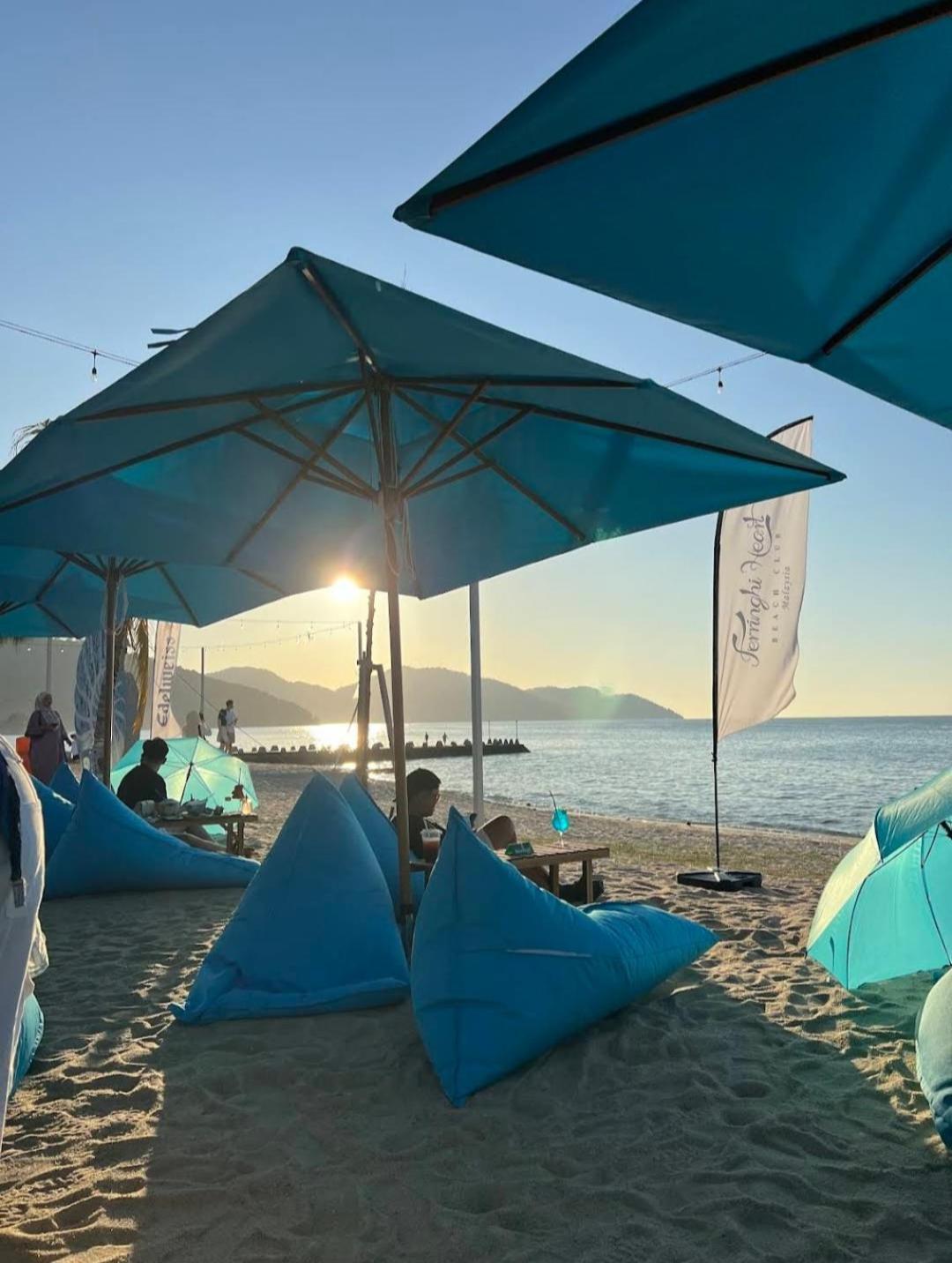 Executives Pantai Seaview Batu Ferringhi 2704 - 2 Bedrooms Dış mekan fotoğraf